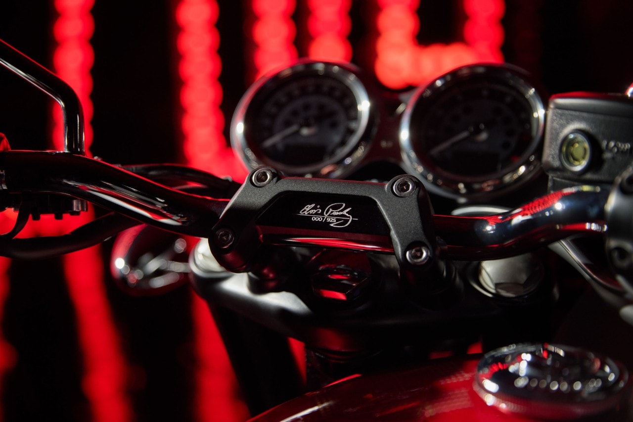 Triumph Bonneville T120 Elvis: la serie limitata dedicata al Re del rock